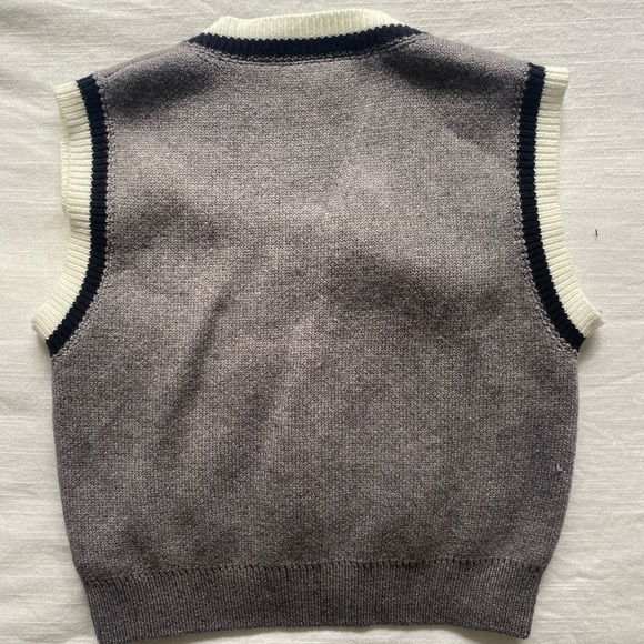 SHEIN CROP KNIT VEST - Picture 3 of 3